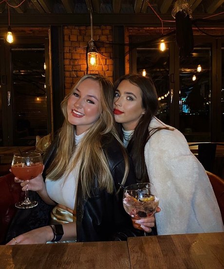 Helayna Birkett kostenlose pornostar fotos