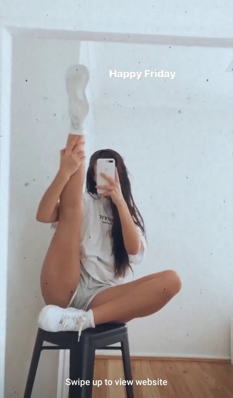 hellolana schauspielerin erotische foto