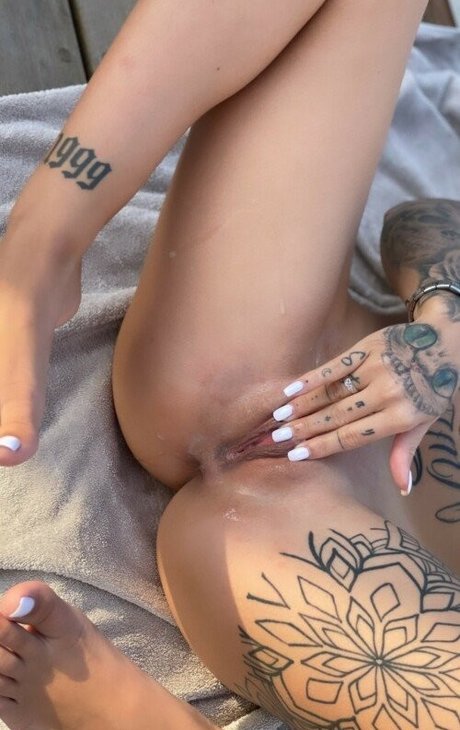 Badxlucy pornostar erwachsene bild