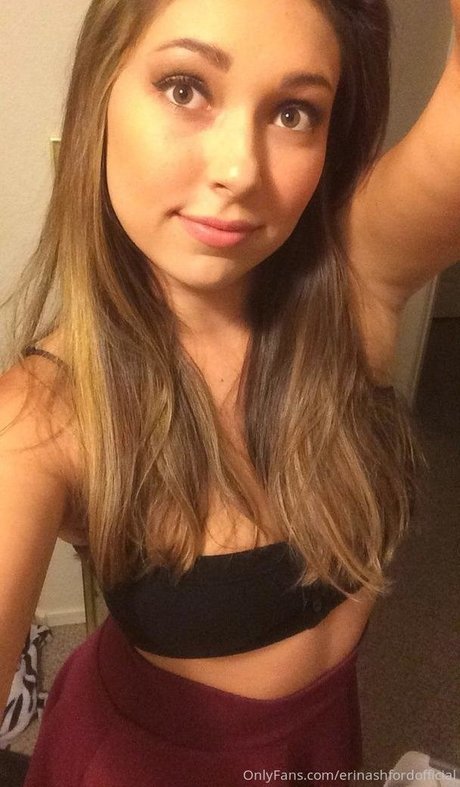 erinashfordofficial heiße akt foto