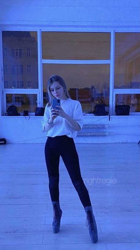 rightregie exklusive nacktheit galerien