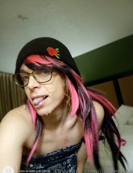 jizzyjennaa pornostar akt bild