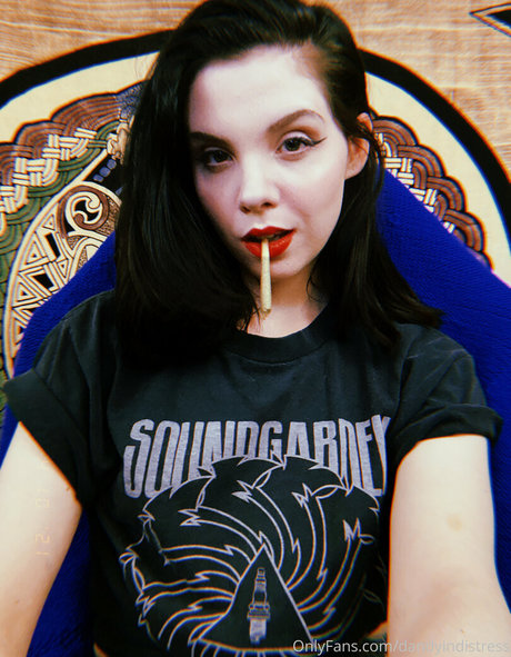 dandyindistress pornografische foto