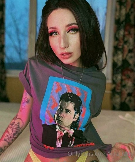 kira lady kostenlose exklusive galerien