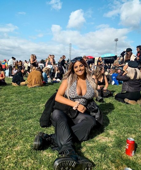 Chloe C top akt galerie