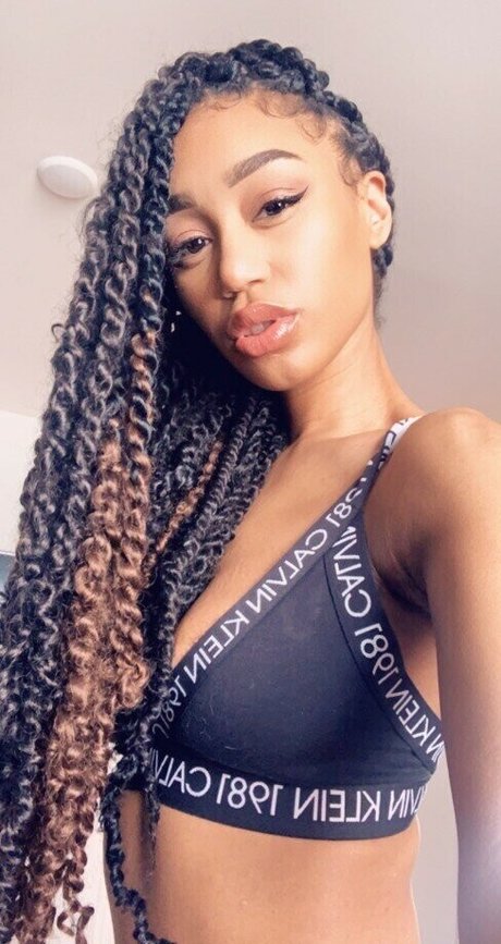 Nia Simone hd schöne bild