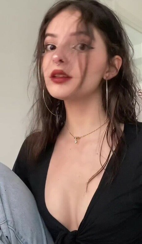 Victoria Ribeiro nackt schöne bilder