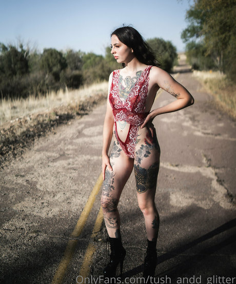 tush andd glitter schauspielerin bild