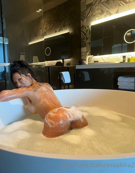 asaakira2 sexy nackt bild
