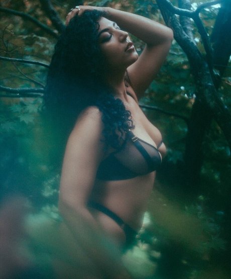 WhiteCosmicMirror erotische sexy bilder