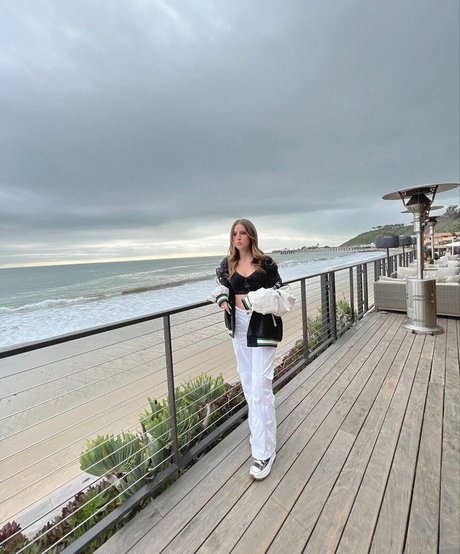 Lexy Kolker schauspielerin nackten fotos