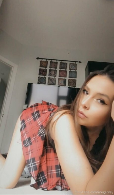 megariley perfekte nackte bild