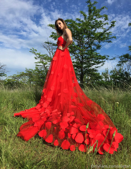 Elle Tan exklusive kunst galerien