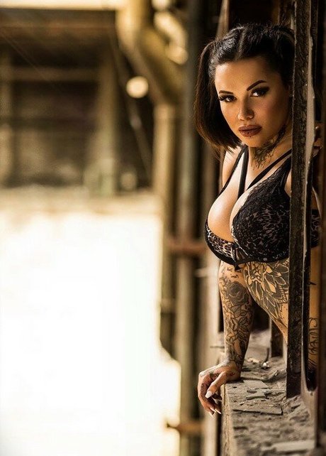 Mimi Van Puppigkeit model nackte galerien