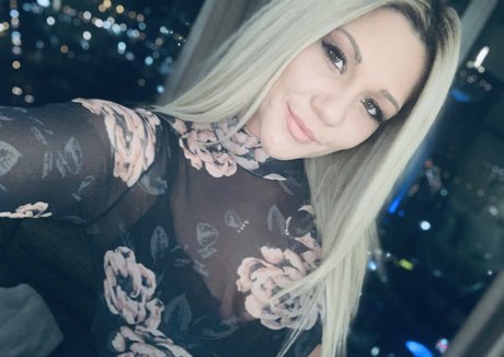 Scarlette James xxx akt fotos