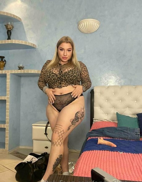 annushka ua perfekte kunst bild