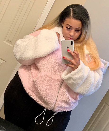 Jasmine Gunn porno hd galerien