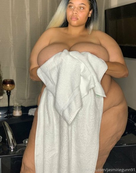 Jasmine Gunn top akt fotos