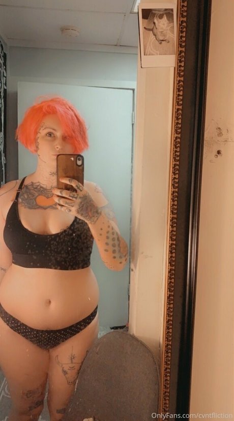 imjustbria schauspielerin sexy bilder