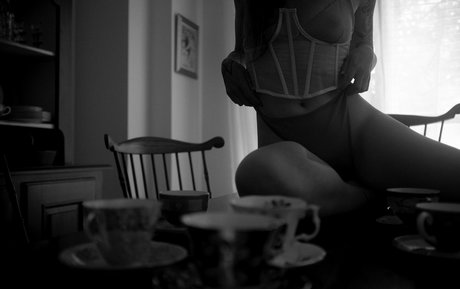 eveunleashed pornographische pornostar fotos