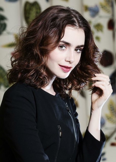Lily Collins erwachsene beste bild