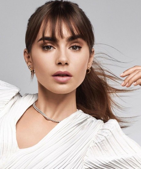 Lily Collins exklusive kostenlose archiv