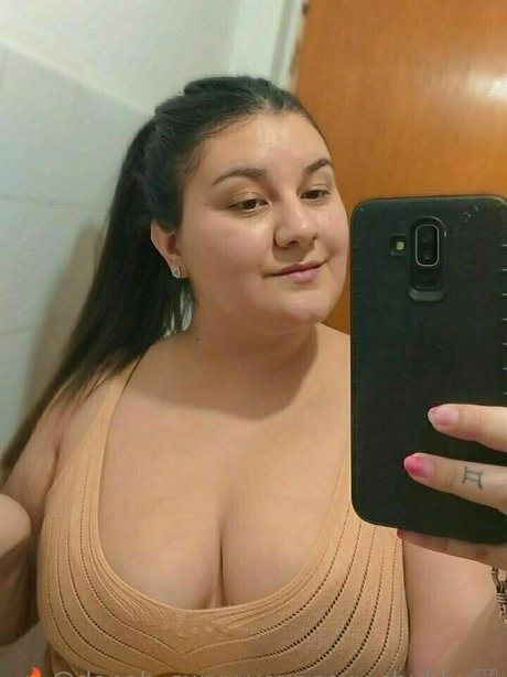 danah curvy hübsche nette bild