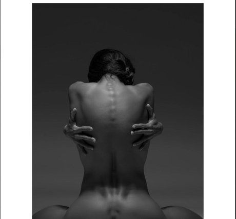 Laetitia Bouffard Roupe erotische porno fotos