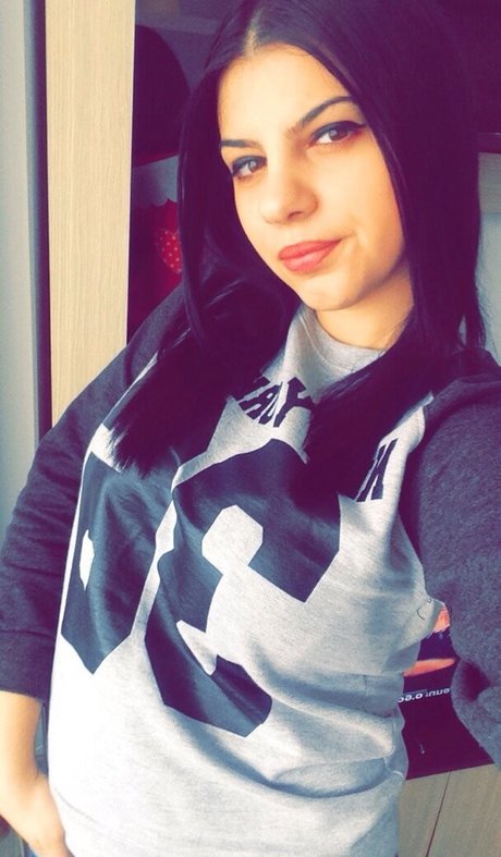 Roberta Ptru exklusive sexy galerie