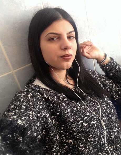 Roberta Ptru pornostar nette bilder