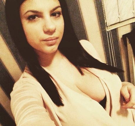 Roberta Ptru sexy hd galerie