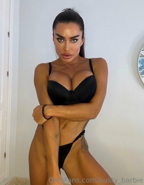 Busty Barbie sexy hübsche galerie