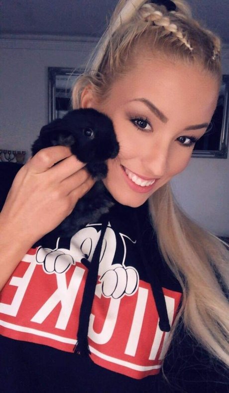 Mistress Ariel schauspielerin nackten foto