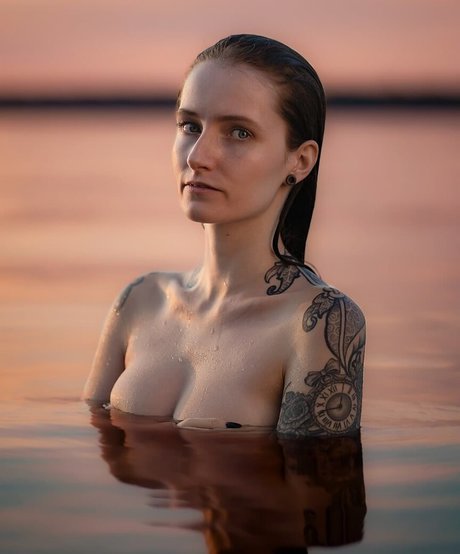 lisa hates you top nackte bilder