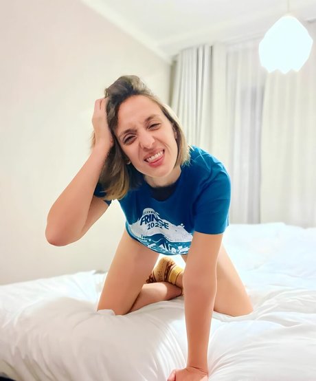 Ashley Victoria Robinson nackt nette archiv