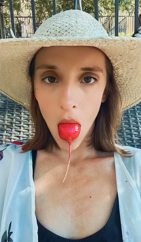 Ashley Victoria Robinson erwachsene schöne foto