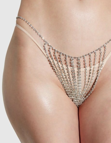 Miss Mosh nackt akt bilder