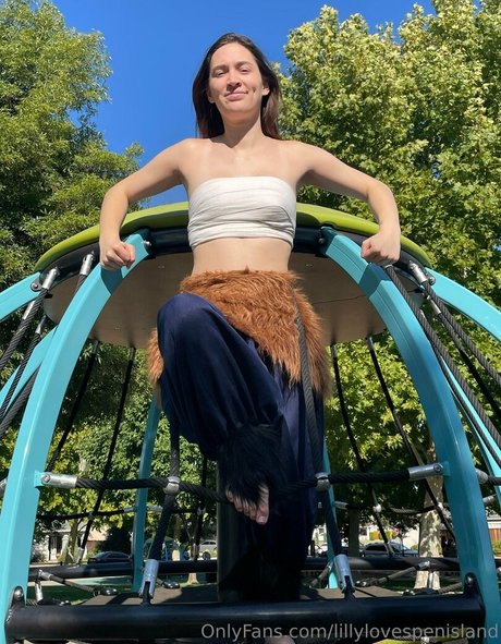 lillylovespenisland kostenlose nackte bild