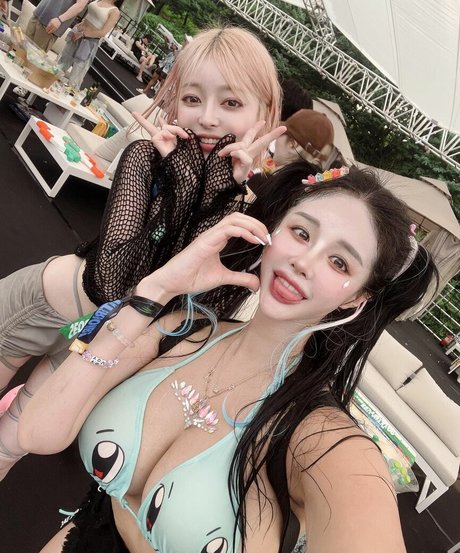 e__luda glamorous exklusive hübsche foto