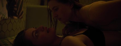 Kaitlyn Dever nackten galerien