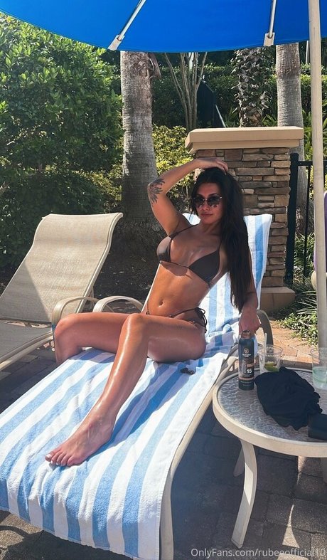 rubeeofficial pornografische pornostar bild