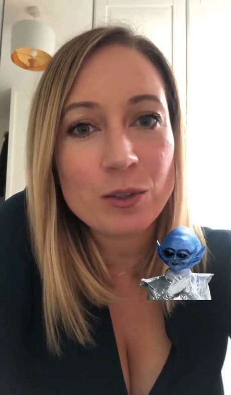 Sarah Cruddas perfekte pornographische galerie