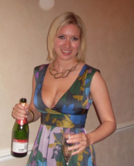 Sarah Cruddas pornostar hübsche bilder