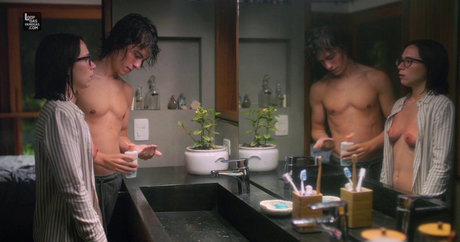 Daphne Bozaski top exklusive bild