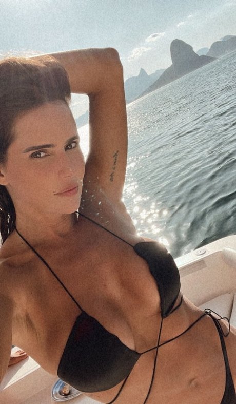 Deborah Secco porno nette galerie