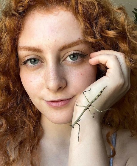 Octavia Marlowe hübsche erwachsene foto