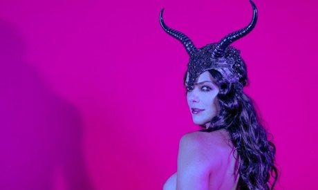 Adrianne Marie Curry nette bilder