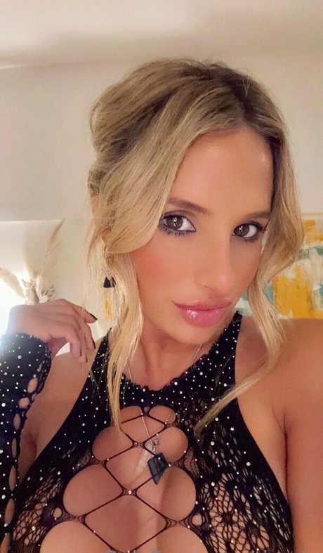 tina ts freie erotische foto