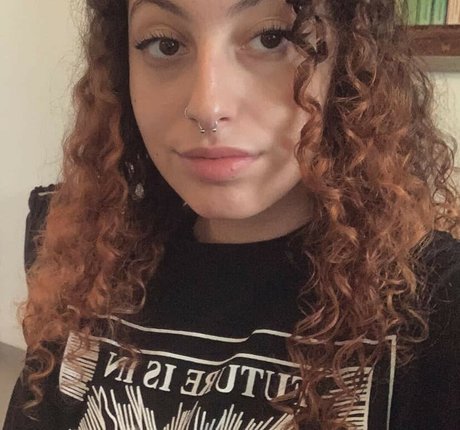 Edin Kary kostenlose erwachsene fotos