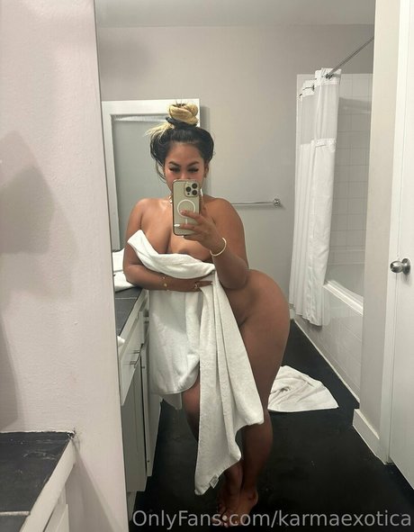 Tonti Thampitak nackt hübsche bild